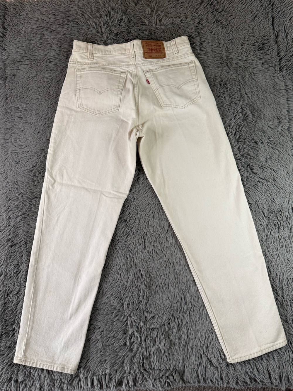 Vintage Levi’s 550 Relaxed Fit Tapered Leg White Jeans Men’s 34x30 USA Made